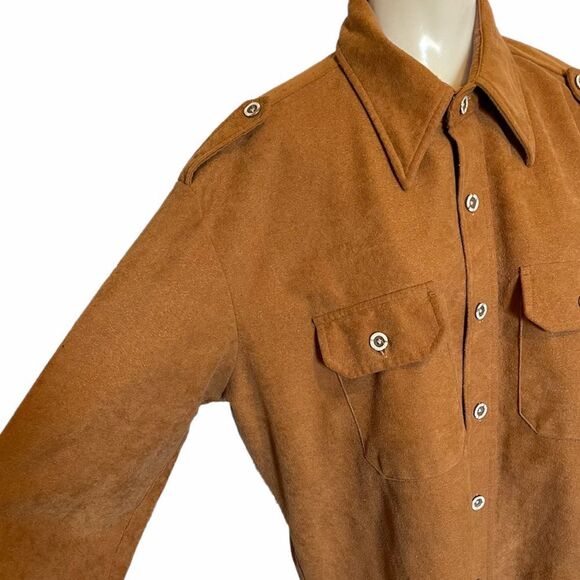VTG Men’s Microsuede Button Tab Microsuede Shirt - Picture 10 of 16